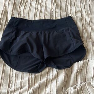 lululemon low rise speed up shorts, size 2
